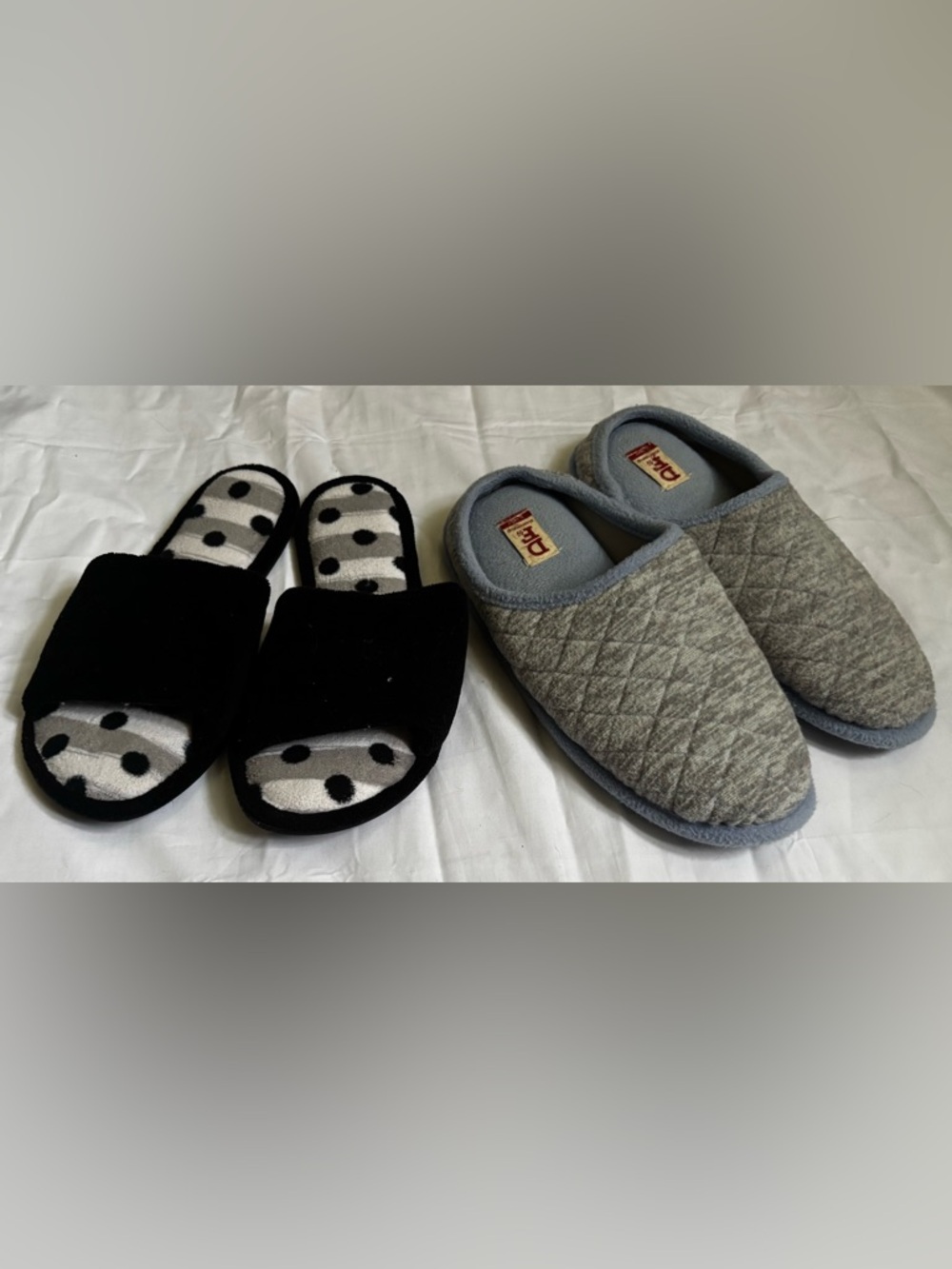 Dearfoams Women’s Slipper Bundle in Blue/Black/White/Grey Sz M 7-8